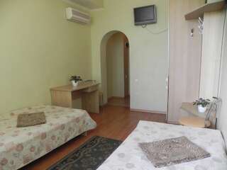 Отель Блаз Одесса Стандартный двухместный номер с 2 отдельными кроватями-2