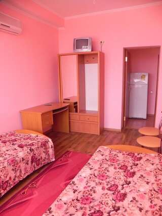 Отель Блаз Одесса Двухместный номер эконом-класса с 2 отдельными кроватями-2